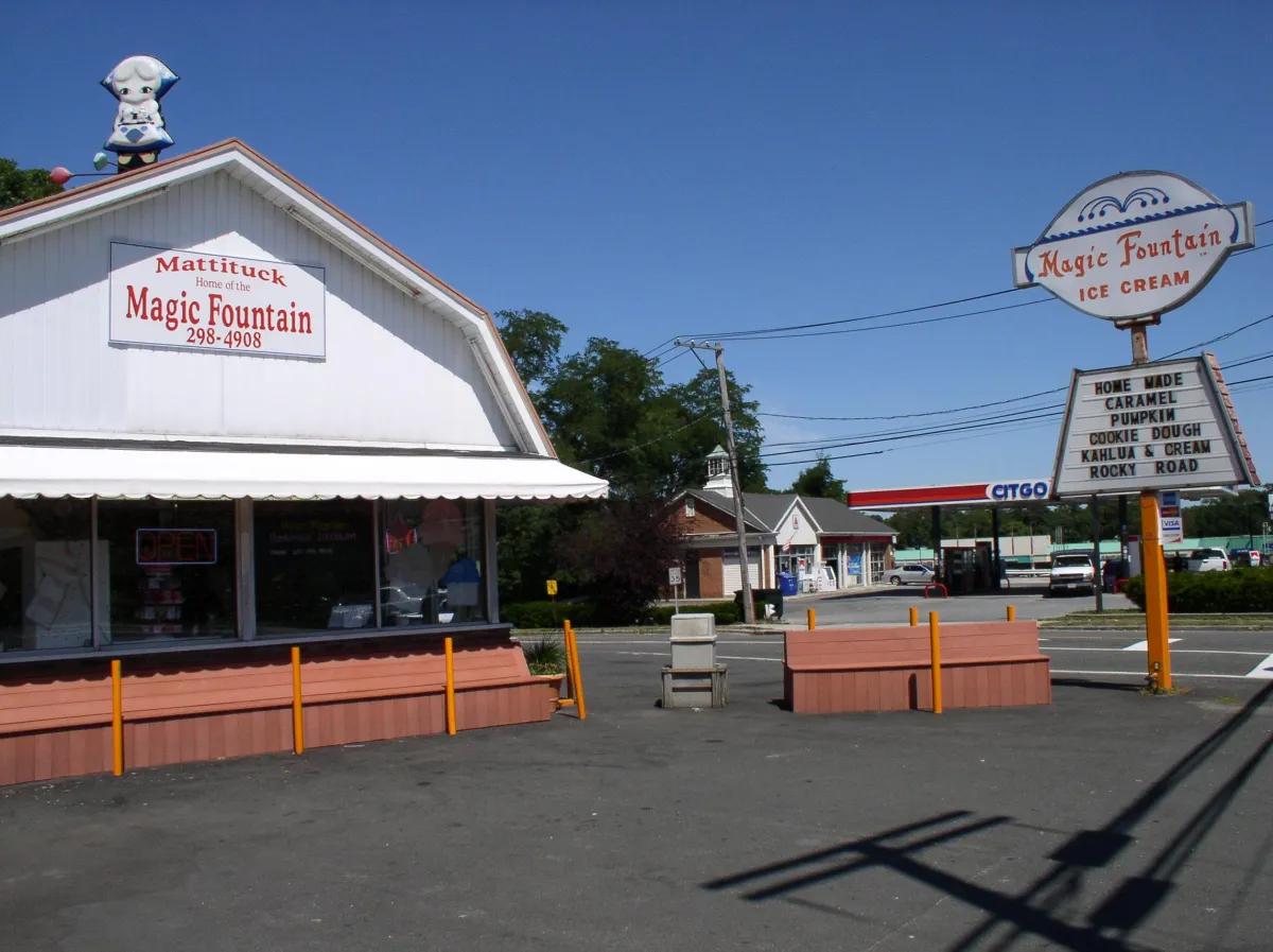 🍦Scoopin’ Up Sweetness: Why Magic Fountain Ice Cream in Mattituck Is THE Spot for Summer Vibes