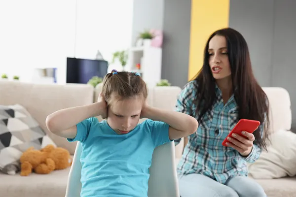 No eres una mala madre: gritas porque estás desbordada, no porque te falte amor.