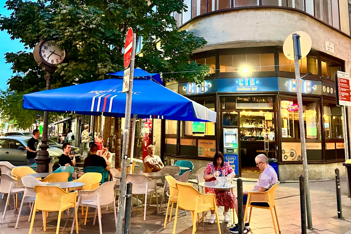 Budapest legmenőbb koktélbárja – CoolTour Bar 2: italok, terasz és nyári esték
