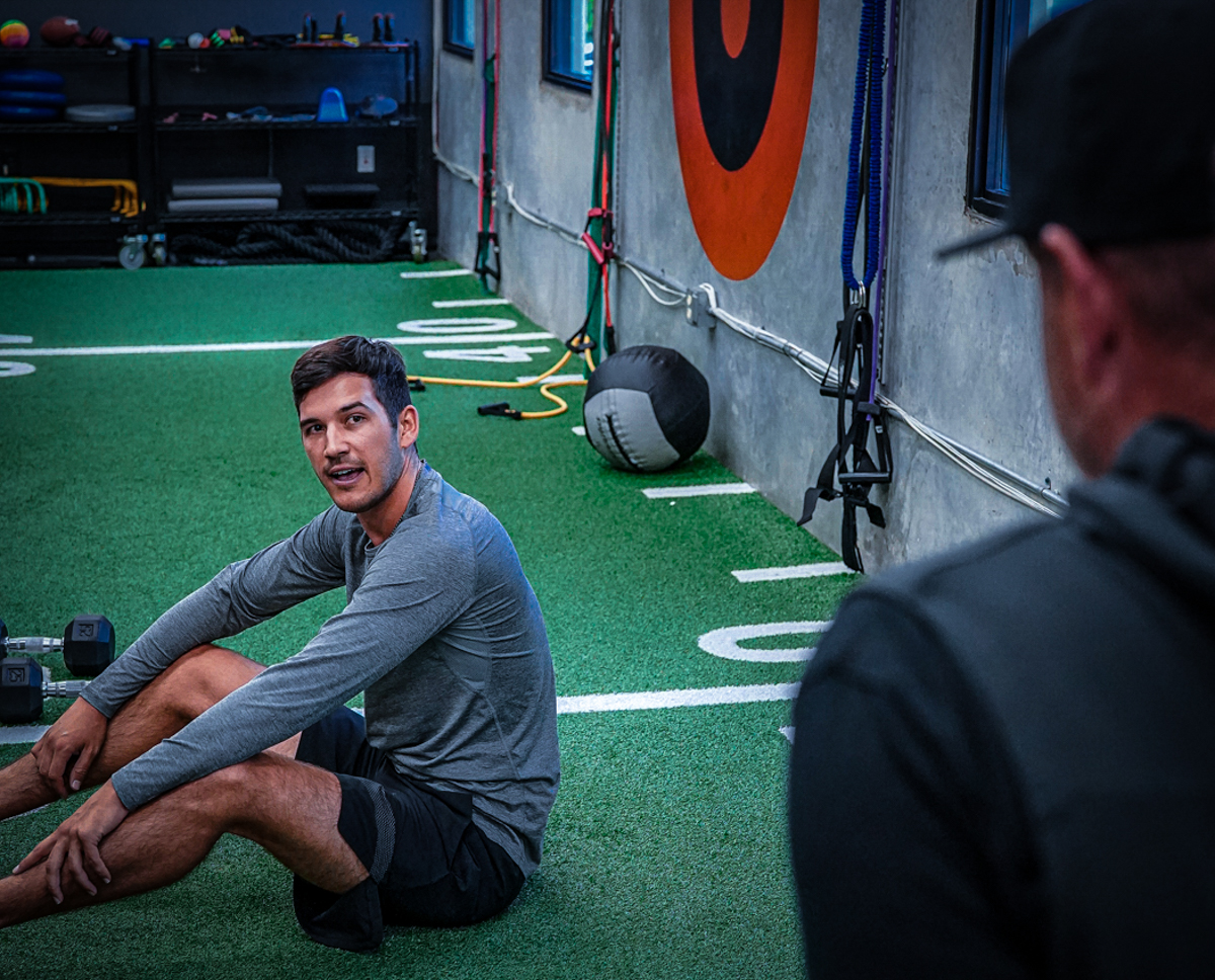 man doing golf fitness training