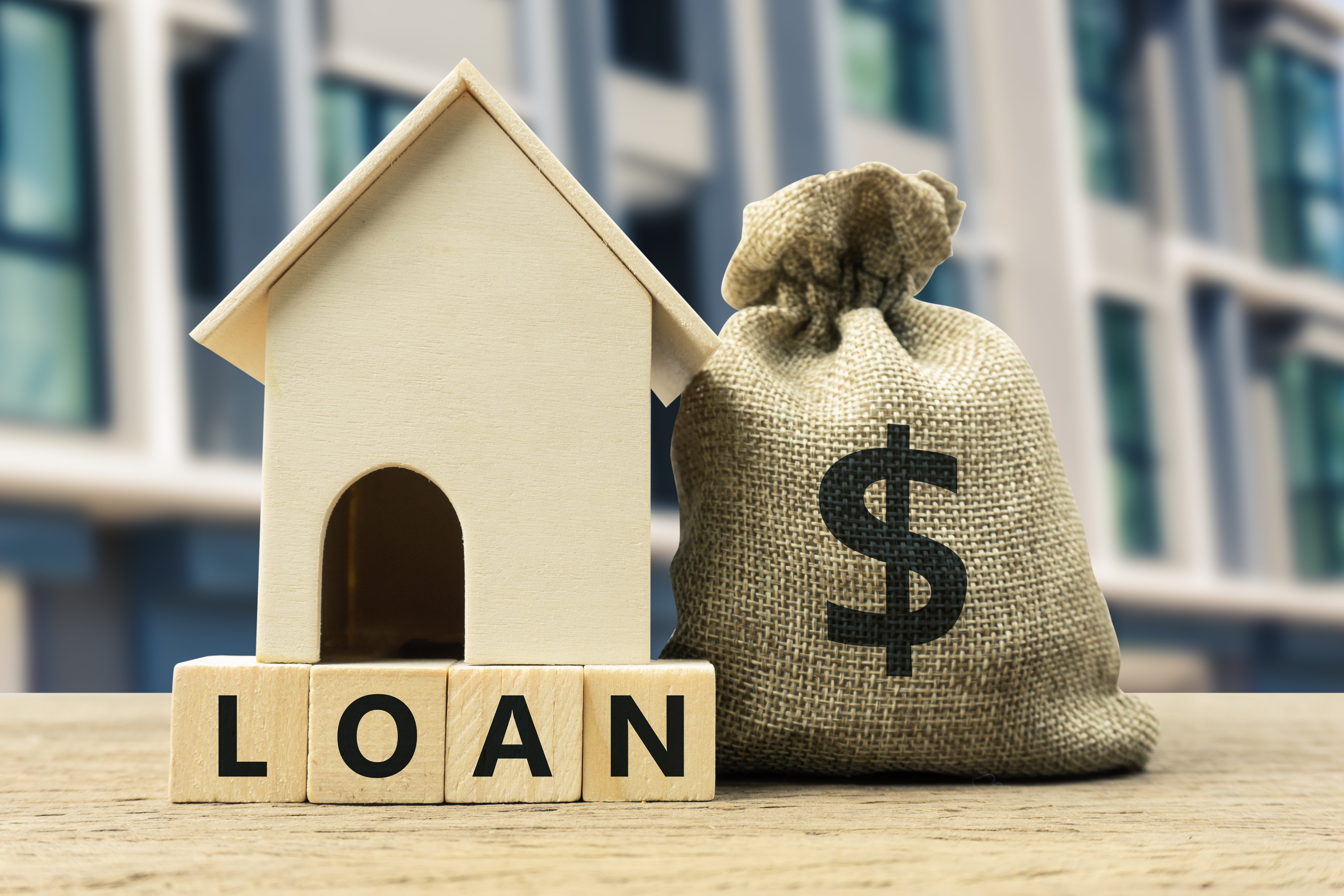 Local vs. National Lenders: Why Local Wins in Florida