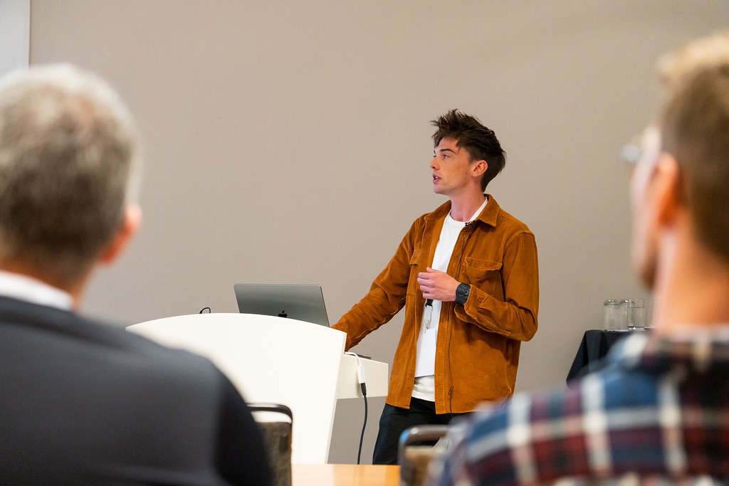 Matthieu Pernelle presenting on premium golden tests during Flutter Vikings 2022 at Felix Conference Center, Oslo