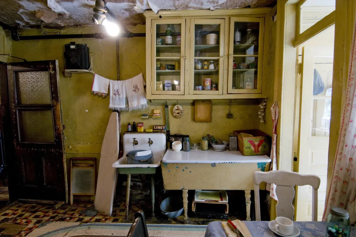 Discover the Tenement Museum: A Slice of NYC History for the Modern Gig Worker