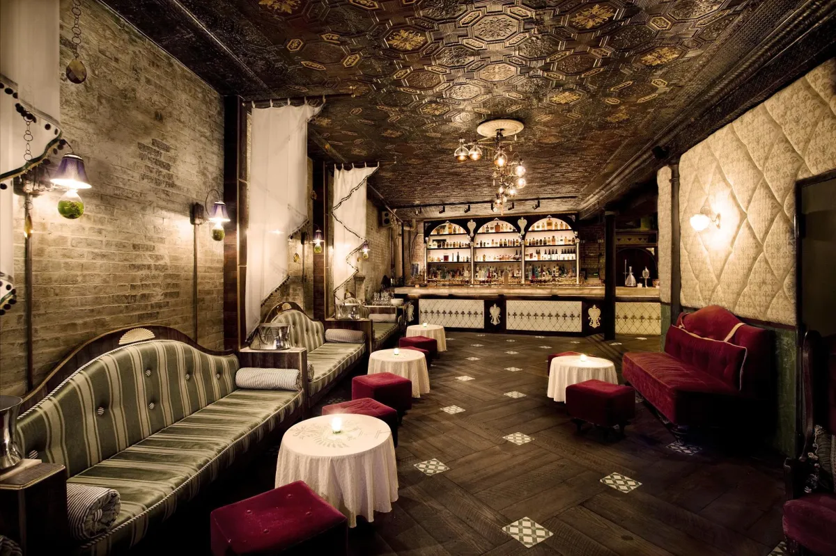 Doyers Street & Apotheke Bar: NYCâs Hidden Chinatown Gem