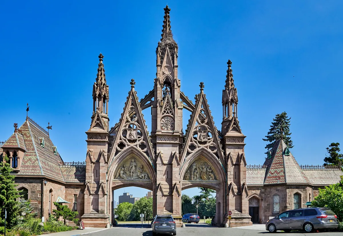  Peace, History & Hidden Beauty: Exploring Brooklyn’s Green-Wood Cemetery Like a Local