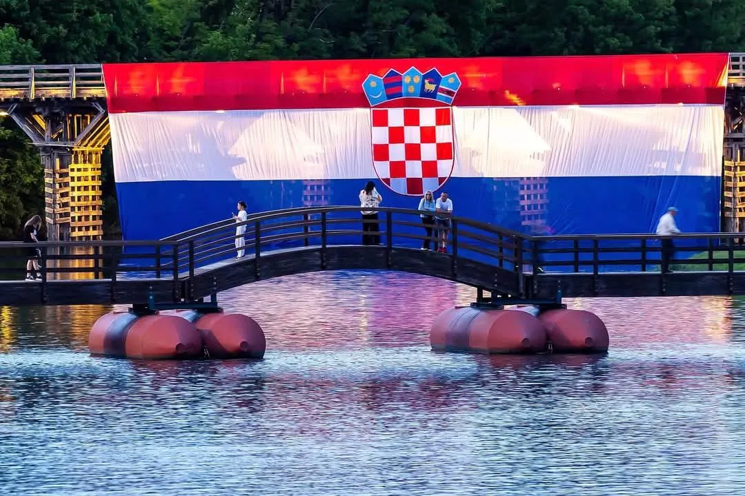 Sretan Dan državnosti: A Night at the Opera, A Nation Remembered