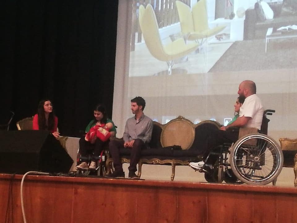 المسرحيات التثقيفية والأنشطة الأدبية