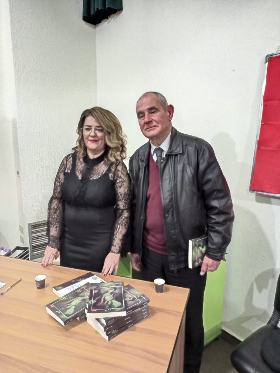 المسرحيات التثقيفية والأنشطة الأدبية