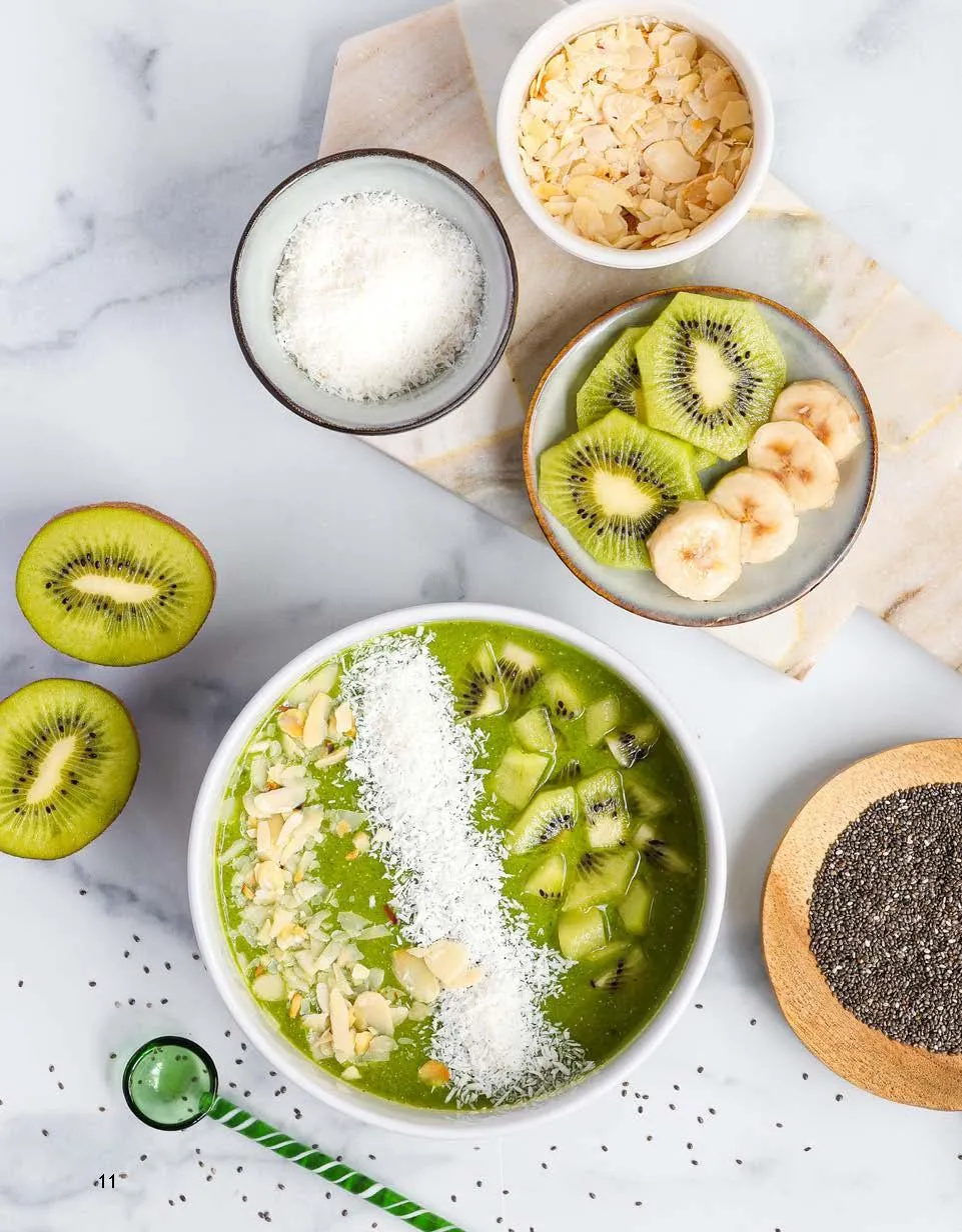 Tropical Spinach Smoothie Bowl