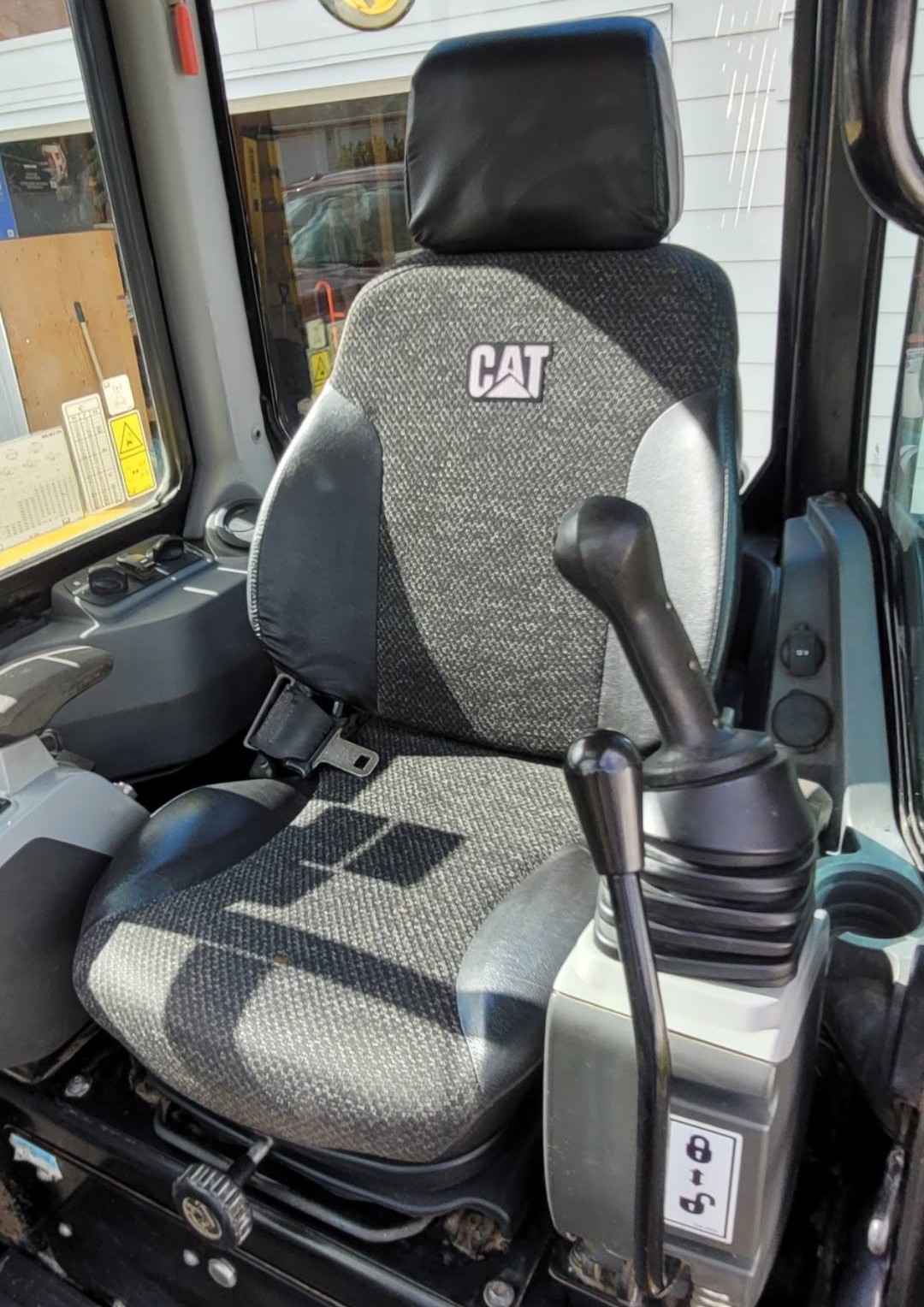 2019 CAT 305.5 mini excavator with hydraulic thumb and new tracks for sale in Kamloops BC