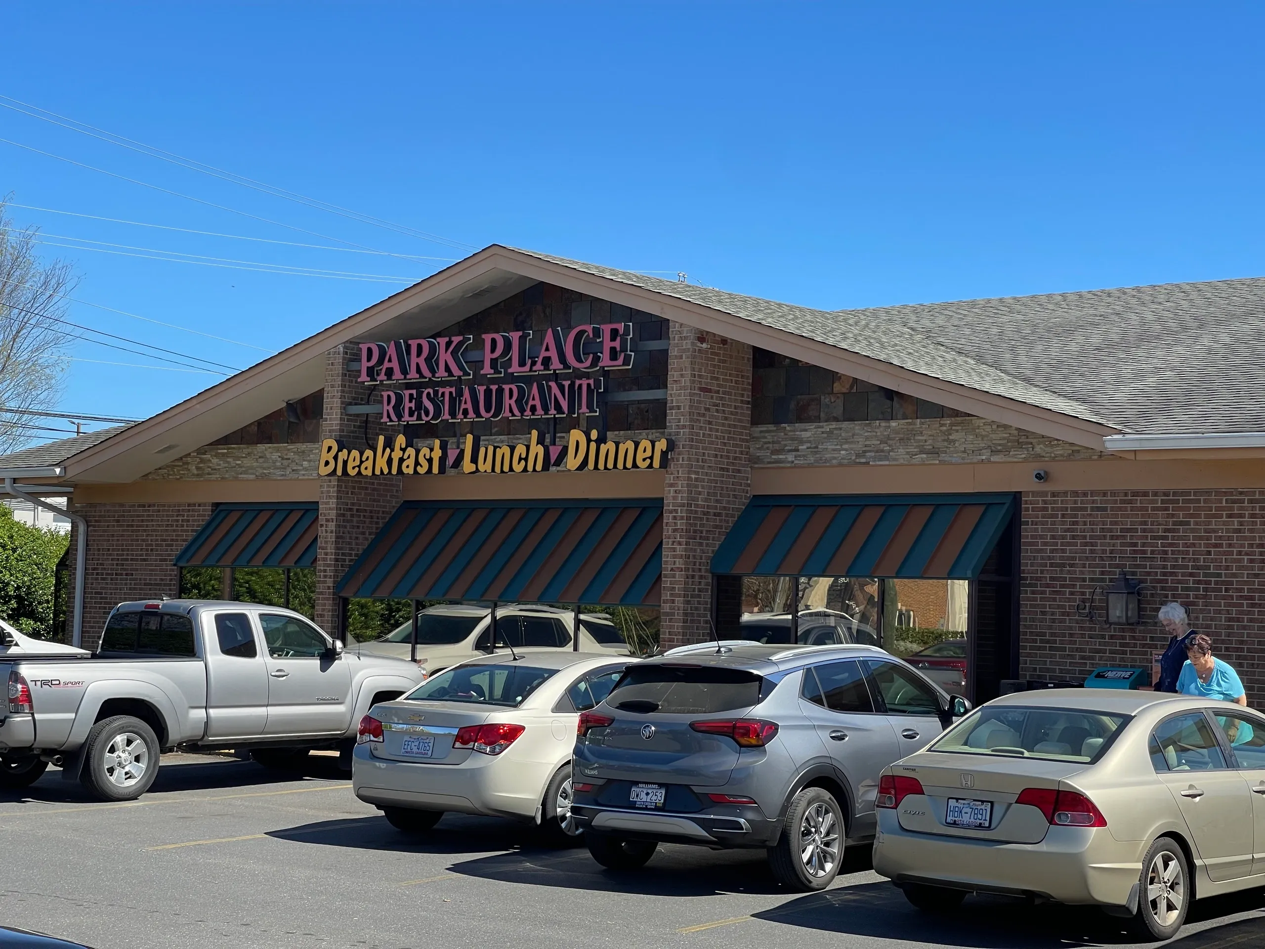  Discover Delicious Southern Comfort at Park Place Restaurant in Charlotte