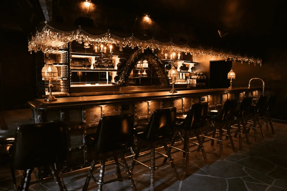 Renovating a Hotel or Restaurant Without Closing: How Phased Construction Works
