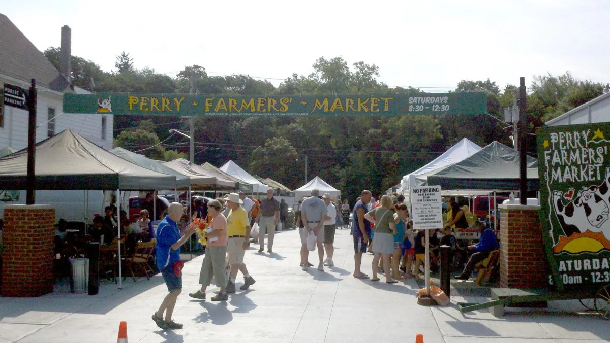 Saturdays Made Sweet: Soak Up the Local Vibes at Perry Farmers Market