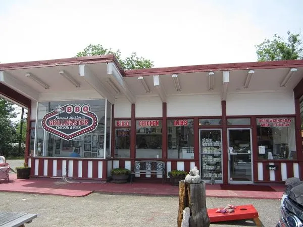 Smokin’ Good Times at The Grillmaster BBQ & More — Perry’s Hidden BBQ Gem