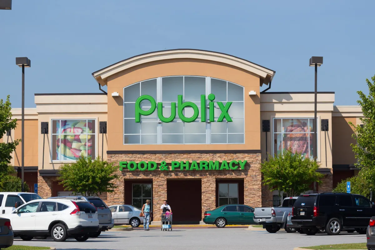 Perry Parkway Shopping District: Where Shopping Meets Southern Charm in Perry, GA