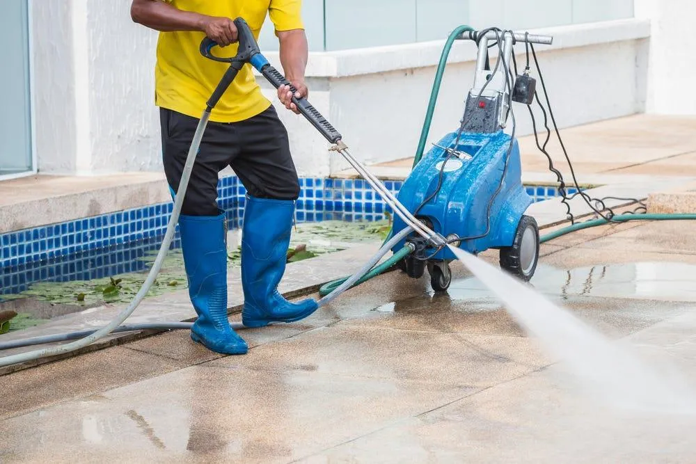 How to Use a Pressure Washer With Soap