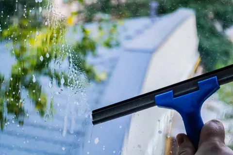 Cleaning Outside Windows