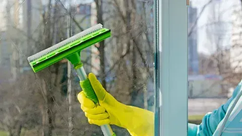 The Complete Window Cleaning Guide for Homeowners & Businesses in Winnipeg (2025)