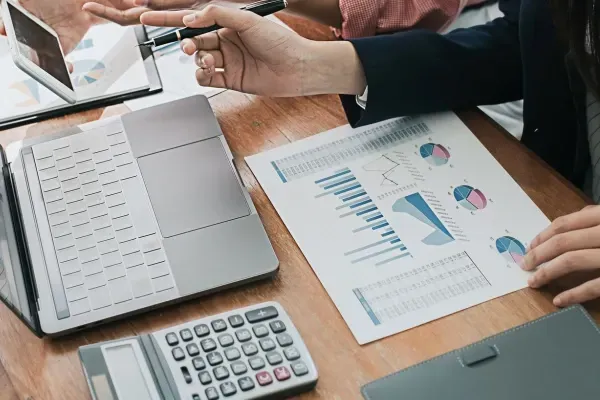 Suomalaiset Yritykset: SEO & AEO Kasvu