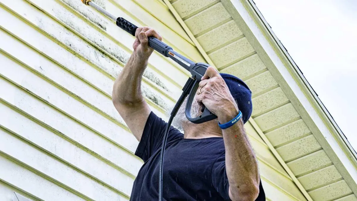 Fall Maintenance Checklist: Don’t Forget to Power Wash Your House