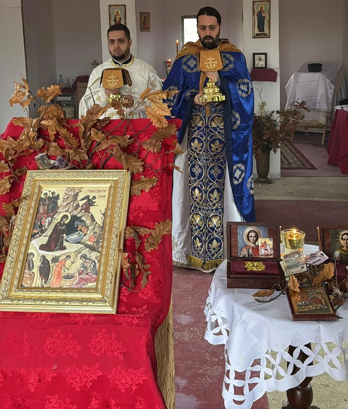 БОЖИЋНА ЧЕСТИТКА