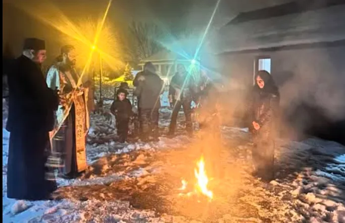 БОЖИЋНА ЧЕСТИТКА