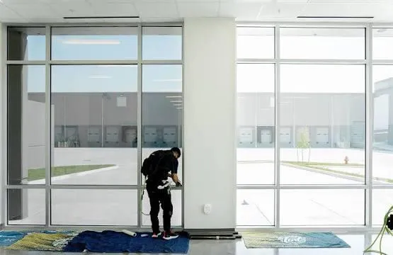 Storefront window tinting for glare reduction and privacy