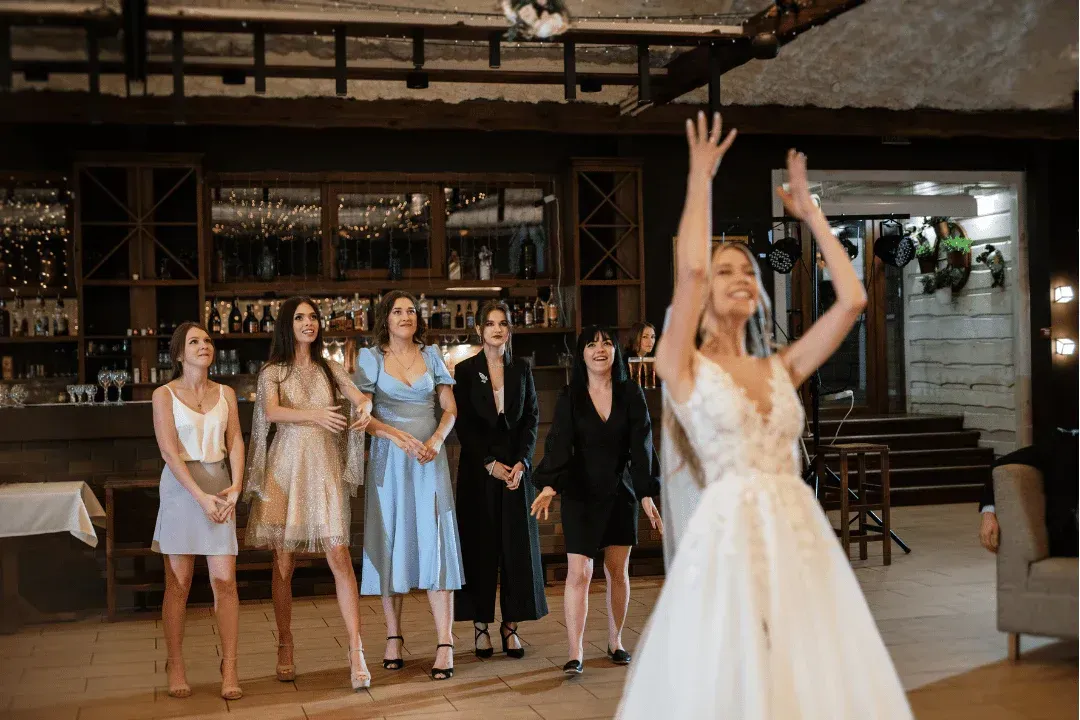 8 Ideas Originales para Reemplazar el Lanzamiento del Ramo en tu Matrimonio