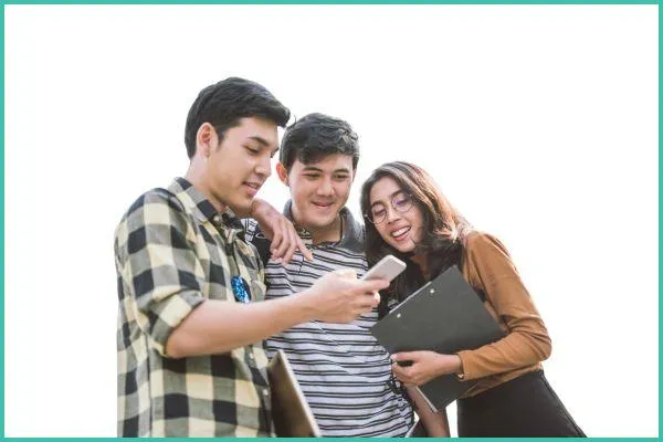 Dari Gadget hingga Kredit Macet: Mengapa Gen Z Susah Lepas dari Pinjol?