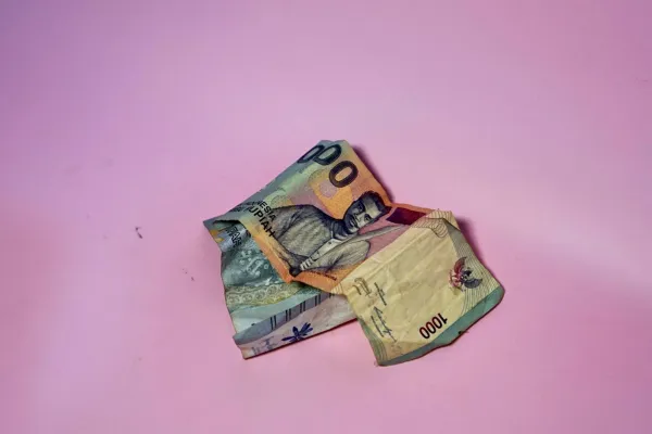 Mindset Ini Bikin Uang Selalu Habis Walau Gaji Naik