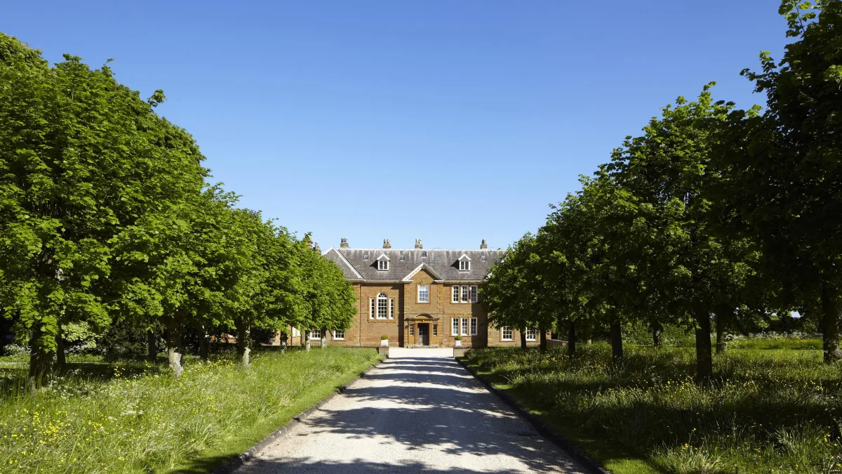Exceptional English Country Houses: British Craftsmanship and Heritage  