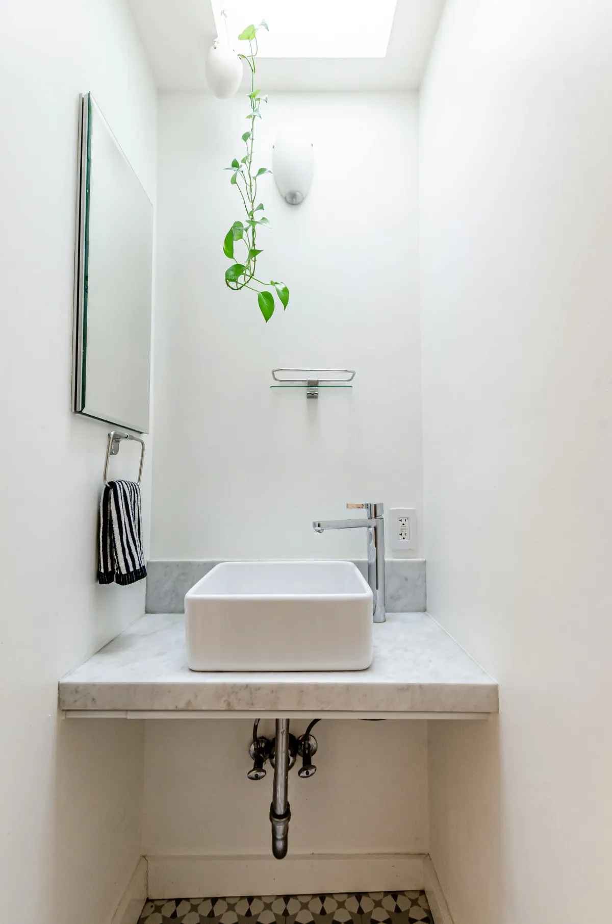 Tiny Bathroom? Top Space-Saving Toilets You Need!