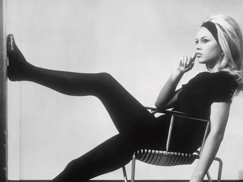 WHY DOES EVERYONE WANT TO LOOK FAKE? LET'S GET BACK TO OG BEAUTY.
