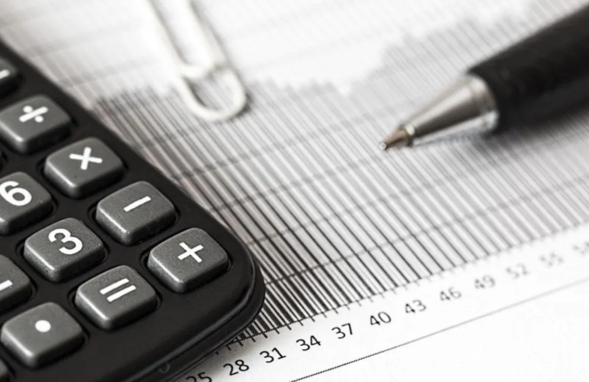 Calculator, graph and pen
