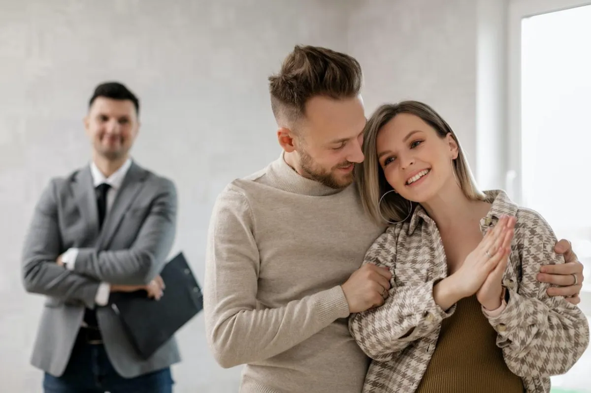 Selecting and collaborating effectively with a real estate agent is crucial for a successful homebuying journey. Discover the key steps to becoming an excellent client and finding the right agent for your needs.