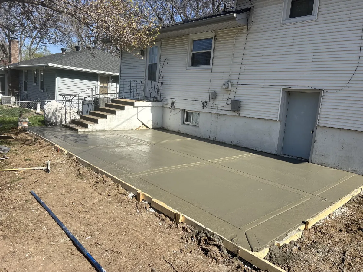 Durable concrete flatwork for driveways, patios, sidewalks, and garage floors