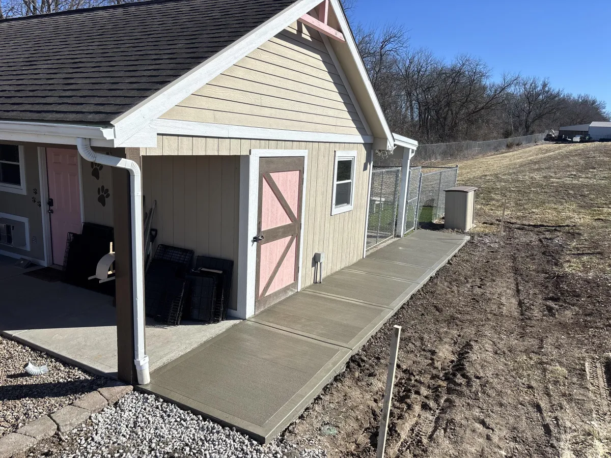 Durable concrete flatwork for driveways, patios, sidewalks, and garage floors