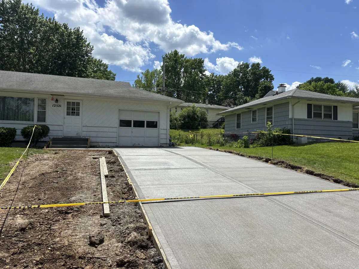 Durable concrete flatwork for driveways, patios, sidewalks, and garage floors