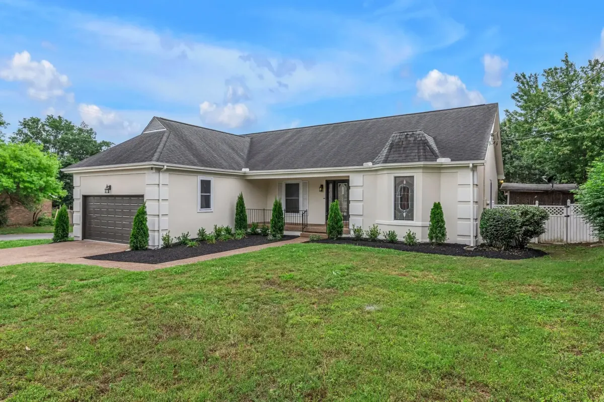 Lancashire Dr Flip – Full Home Transformation in Tennessee-2