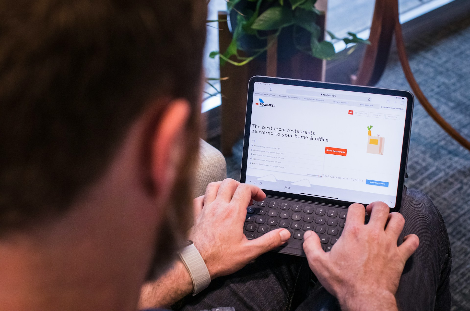 Resolving Keyword Tracking Discrepancies in Digital Marketing Tools