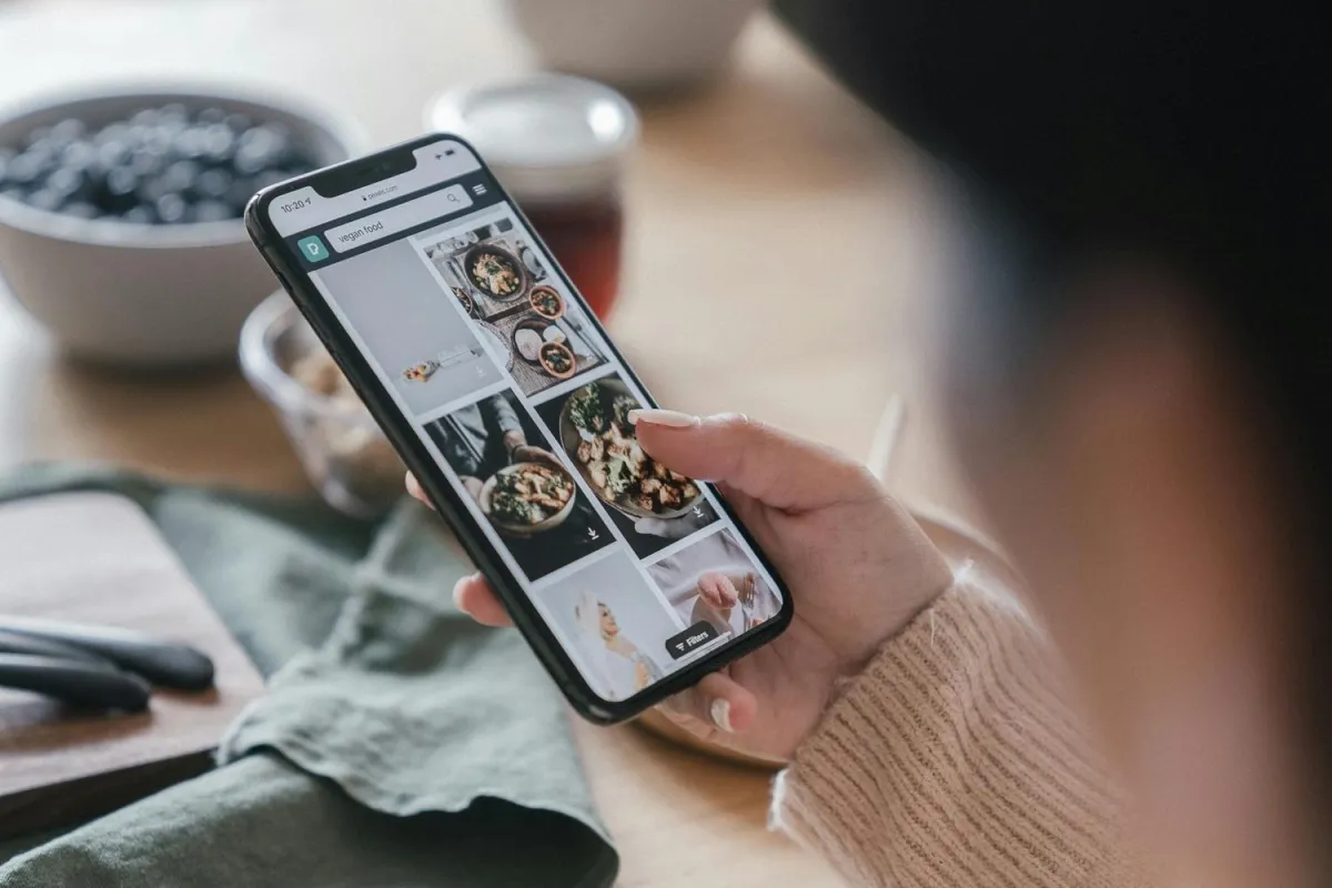 How to Build a Strong Brand Identity for Your Business on Instagram
