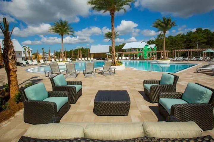 the 5,000 community pool