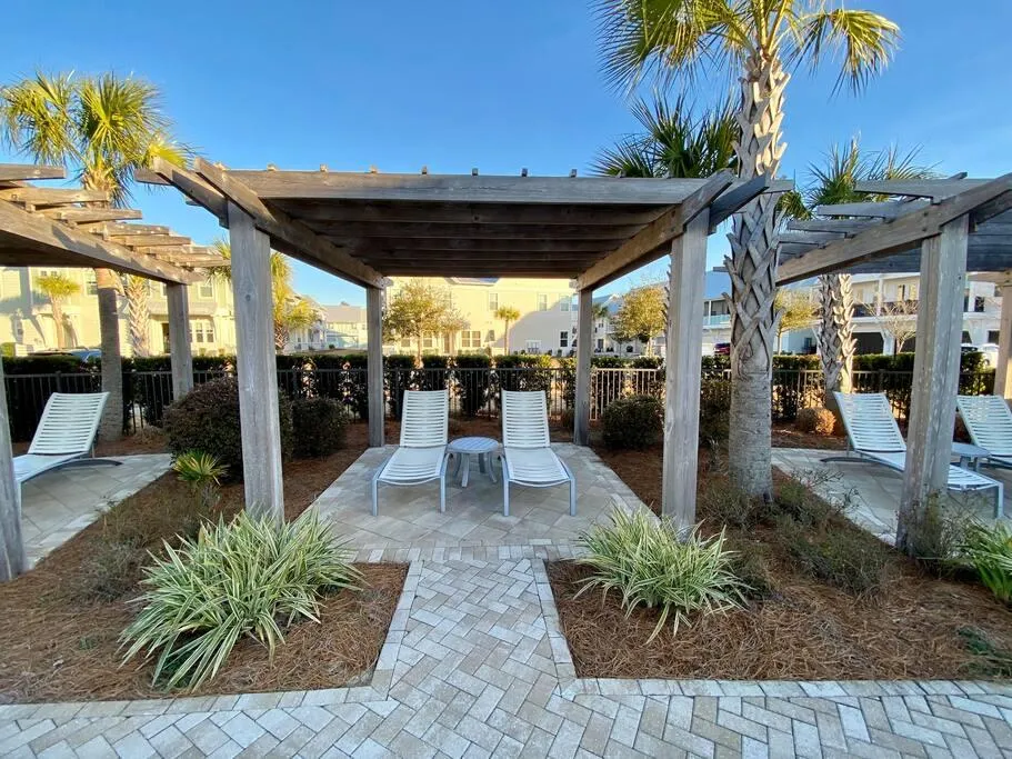 Pergola lounging