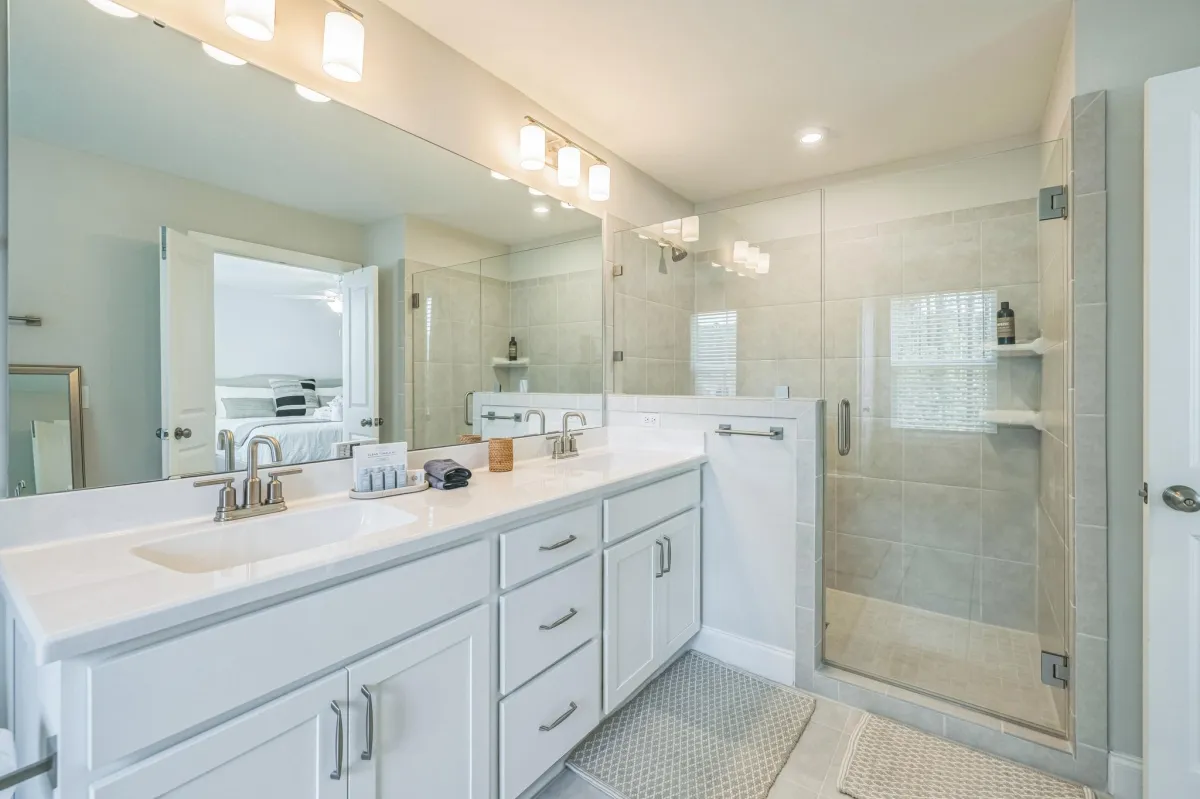 Spa-inspired master bath
