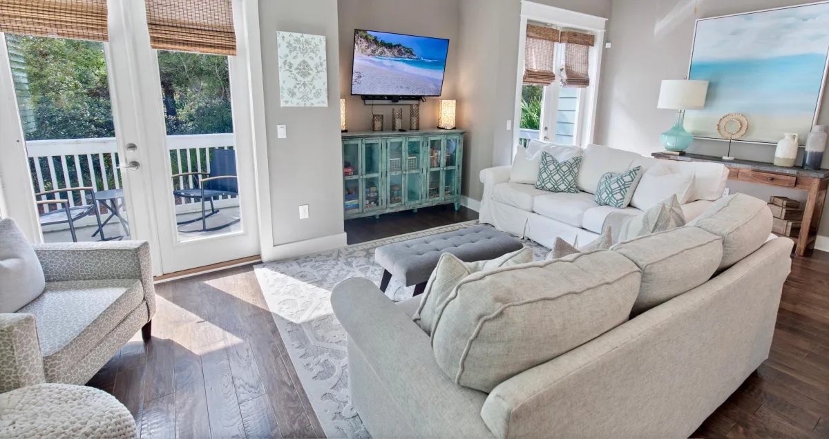 Living room & Smart TV