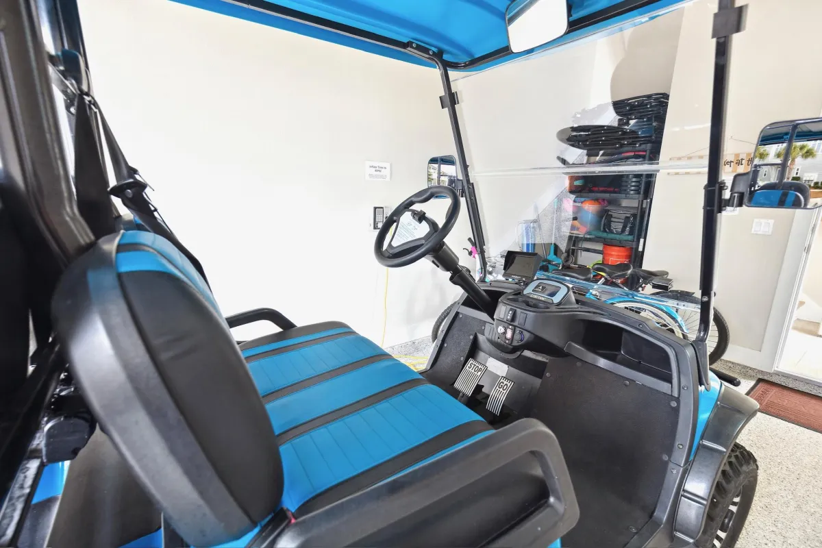 Electric cruiser, bikes, and beach gear!
