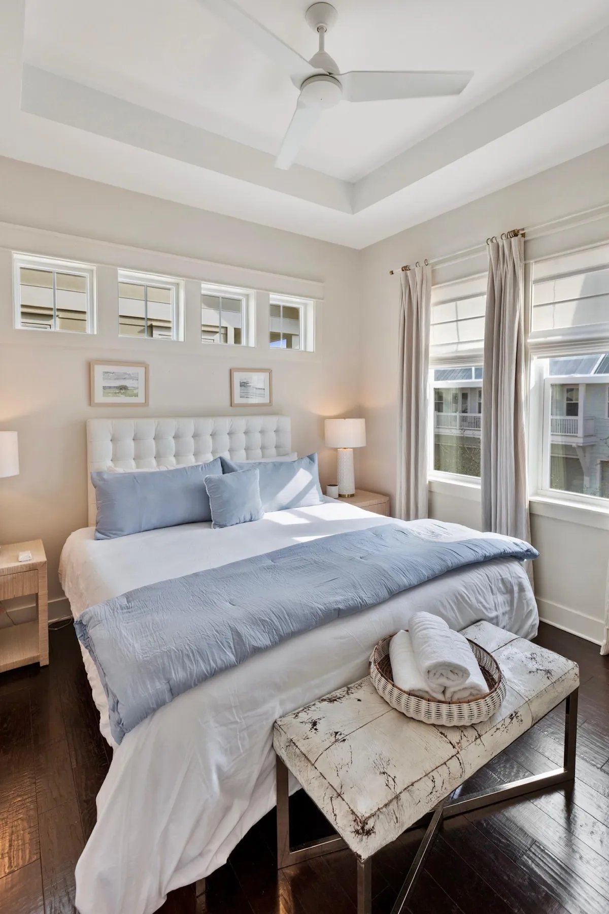 King master bedroom for relaxing