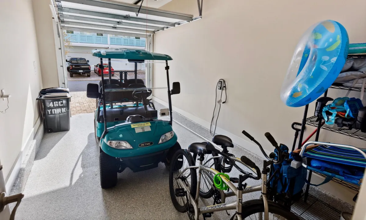 Electric cruiser, bikes, and beach gear!