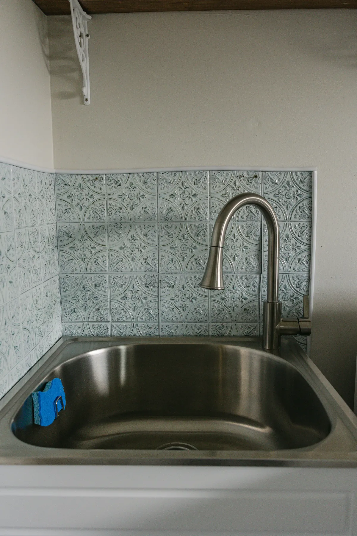 Extra sink in the laundry room for added convenience