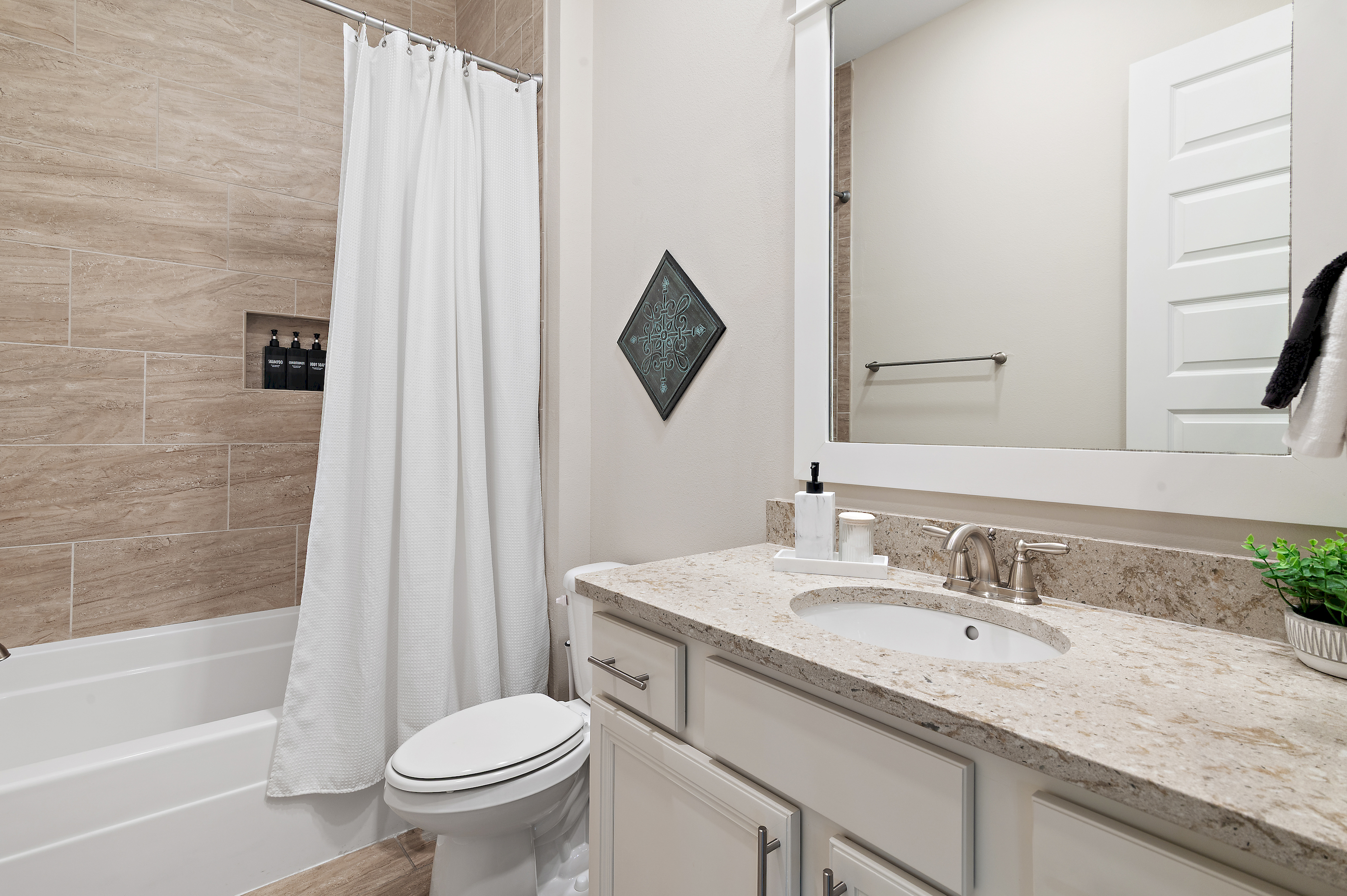 Spacious second bathroom